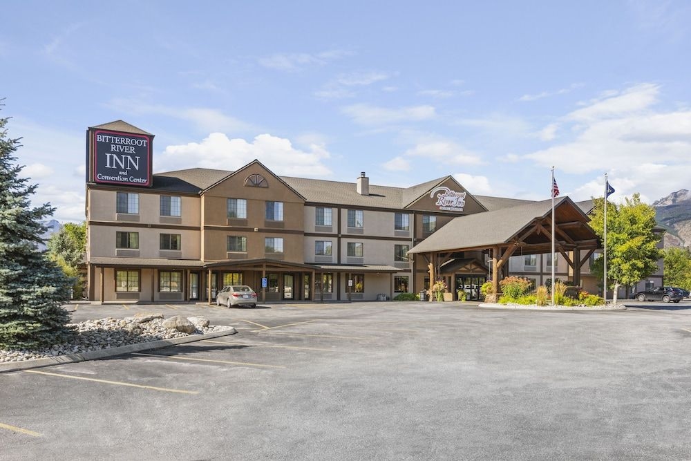Bitterroot River Inn2