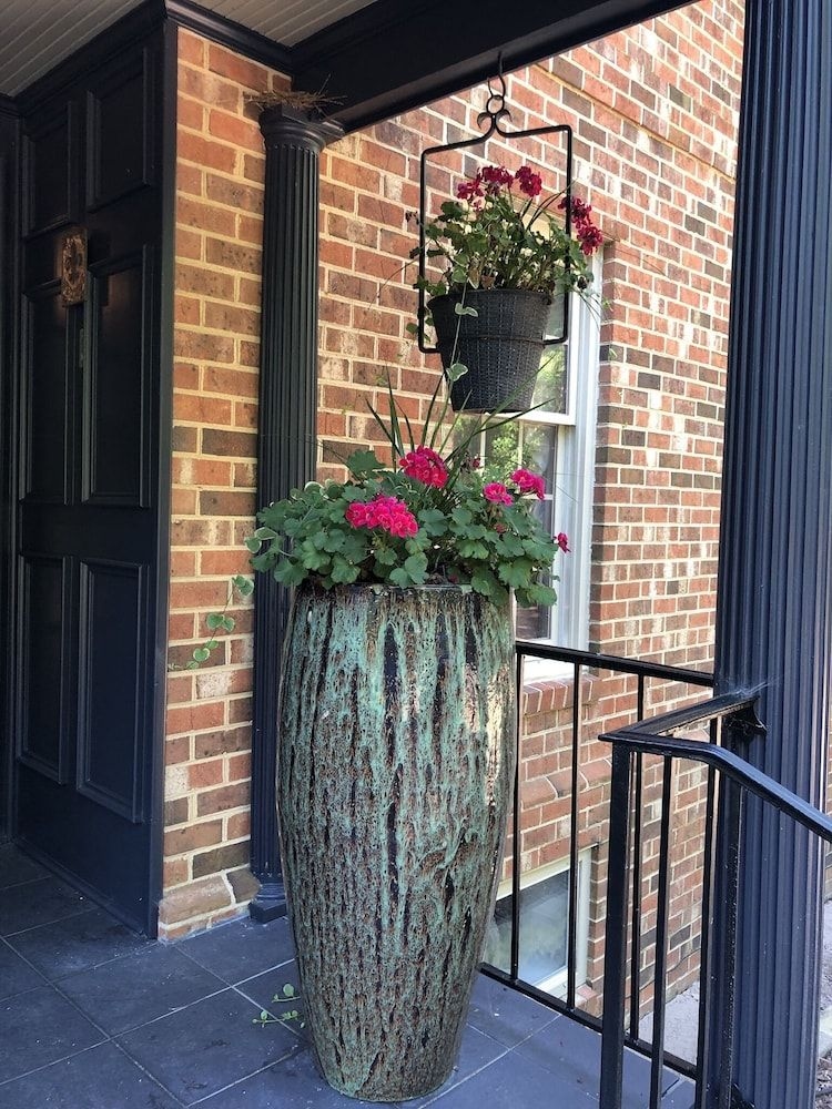 Williamsburg Sampler B & B2