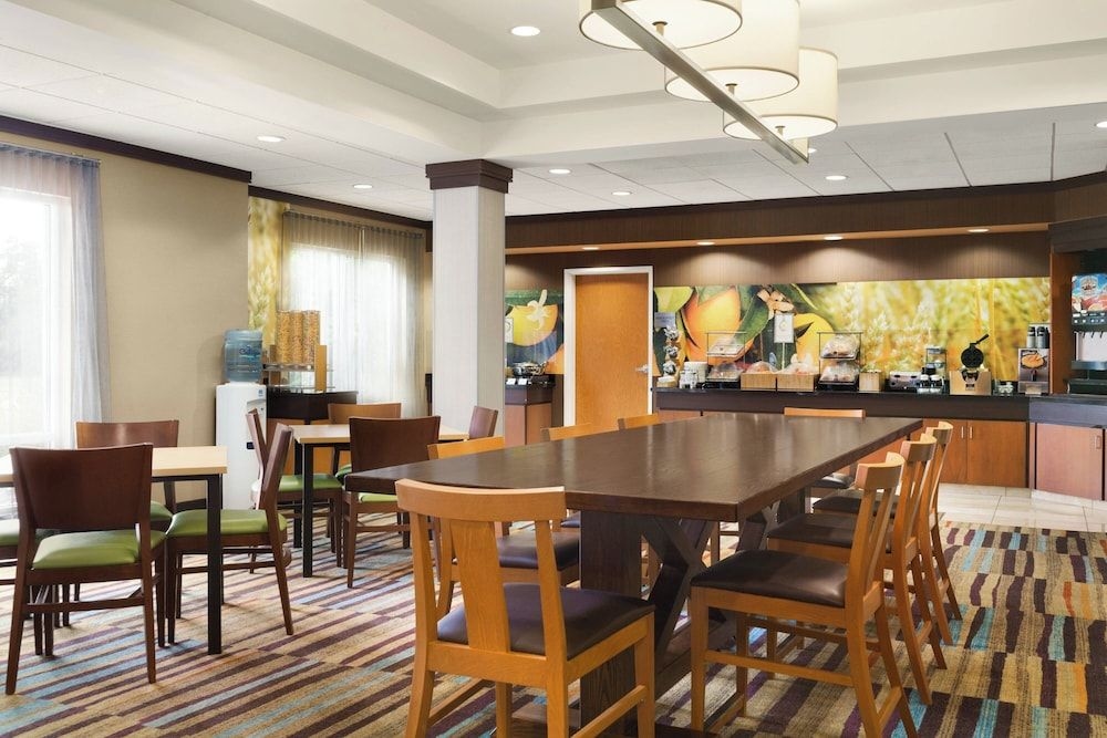 Fairfield Inn & Suites by Marriott Weirton3