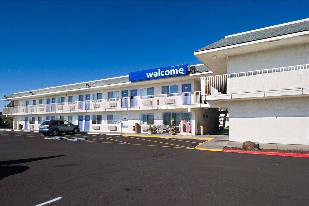 Motel 6 Pendleton2