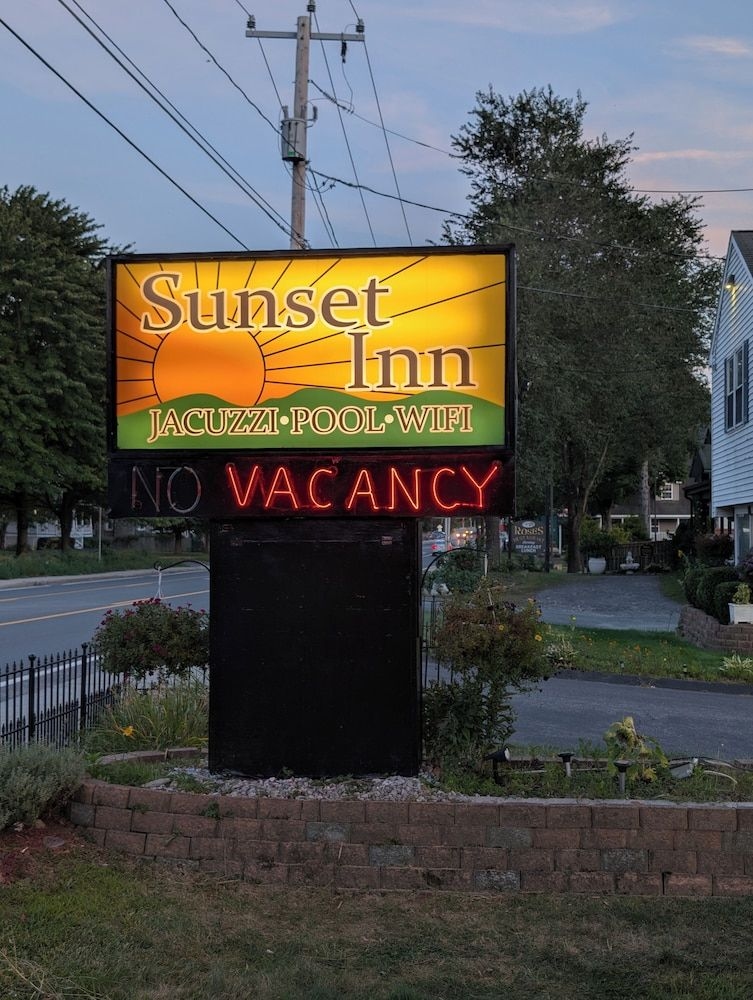Sunset Motel1