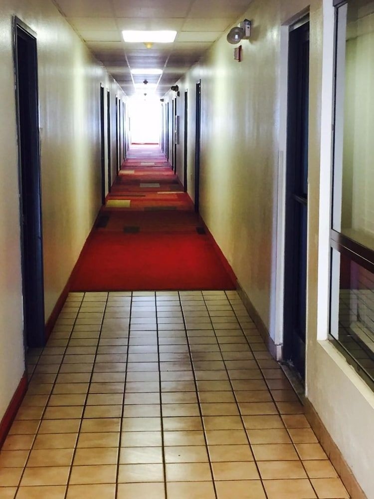 Texas Inn & Suites3