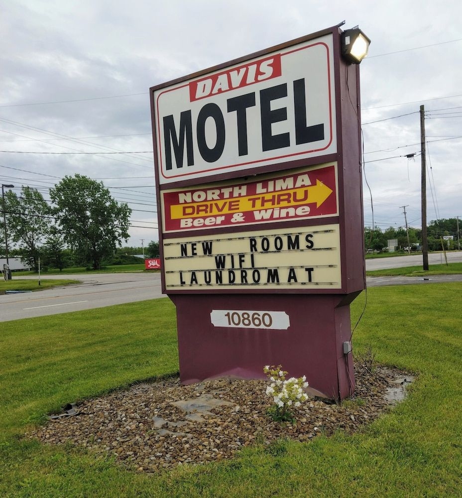 Davis Motel2