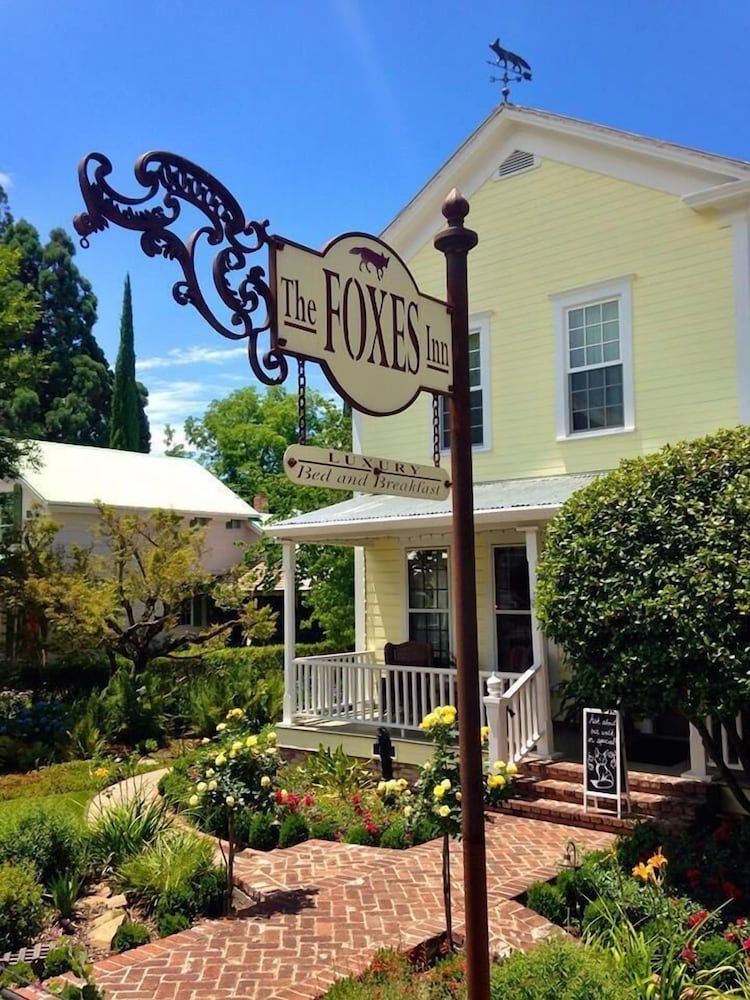 The Foxes Inn2