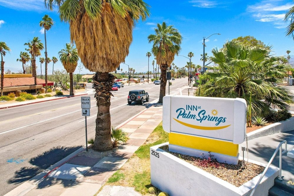 The New Palm Springs Inn1
