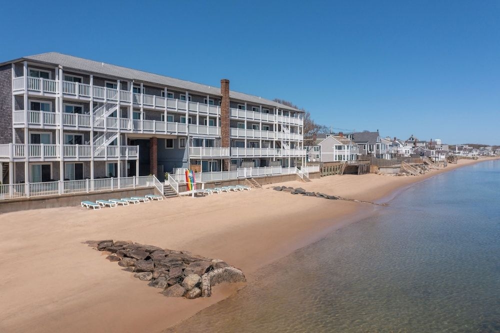 Surfside Hotel and Suites1