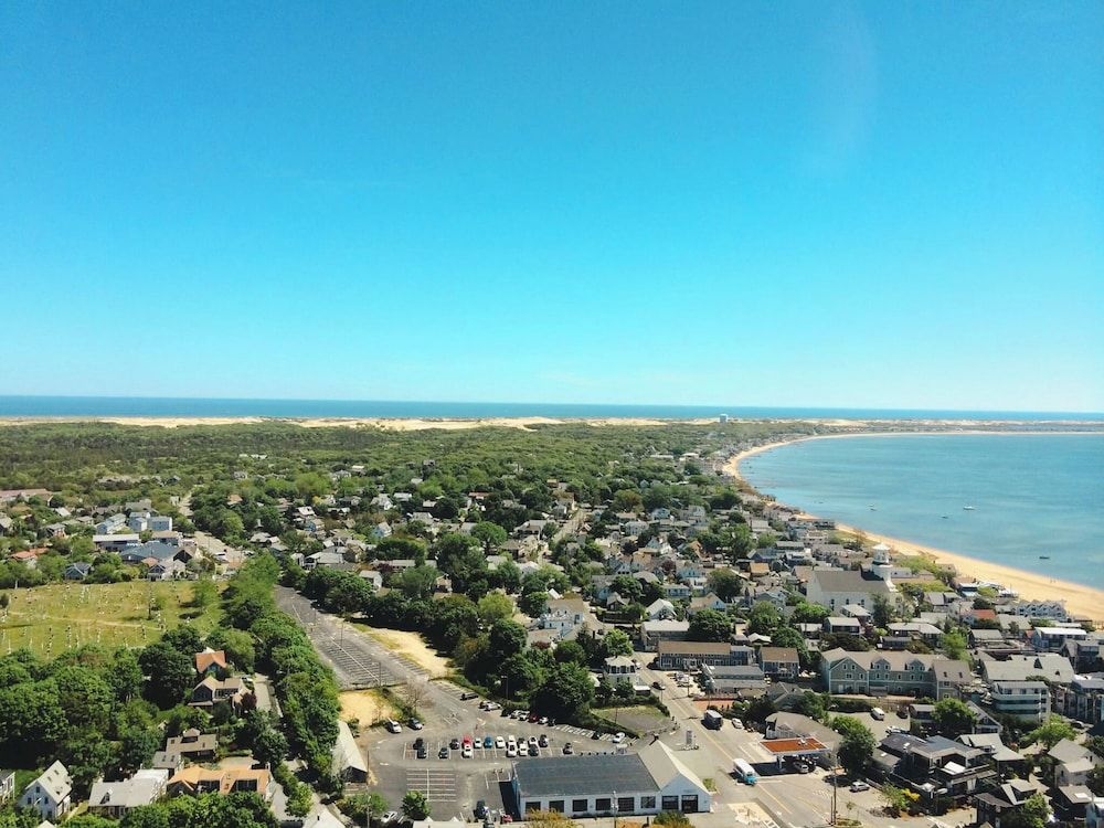 Surfside Hotel and Suites0