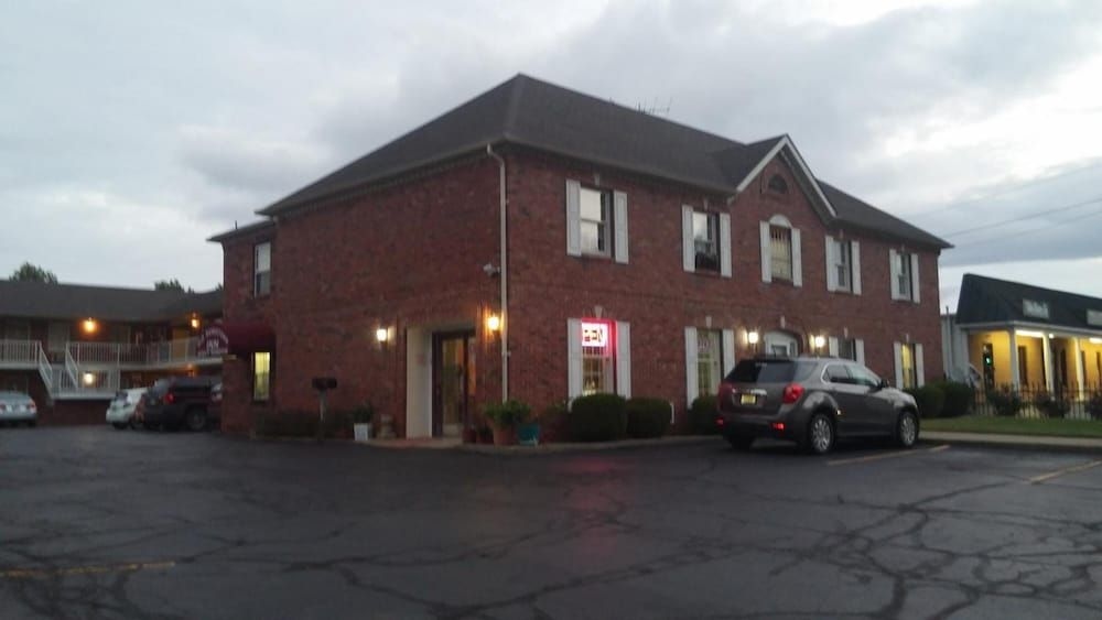 Old Bardstown Inn1