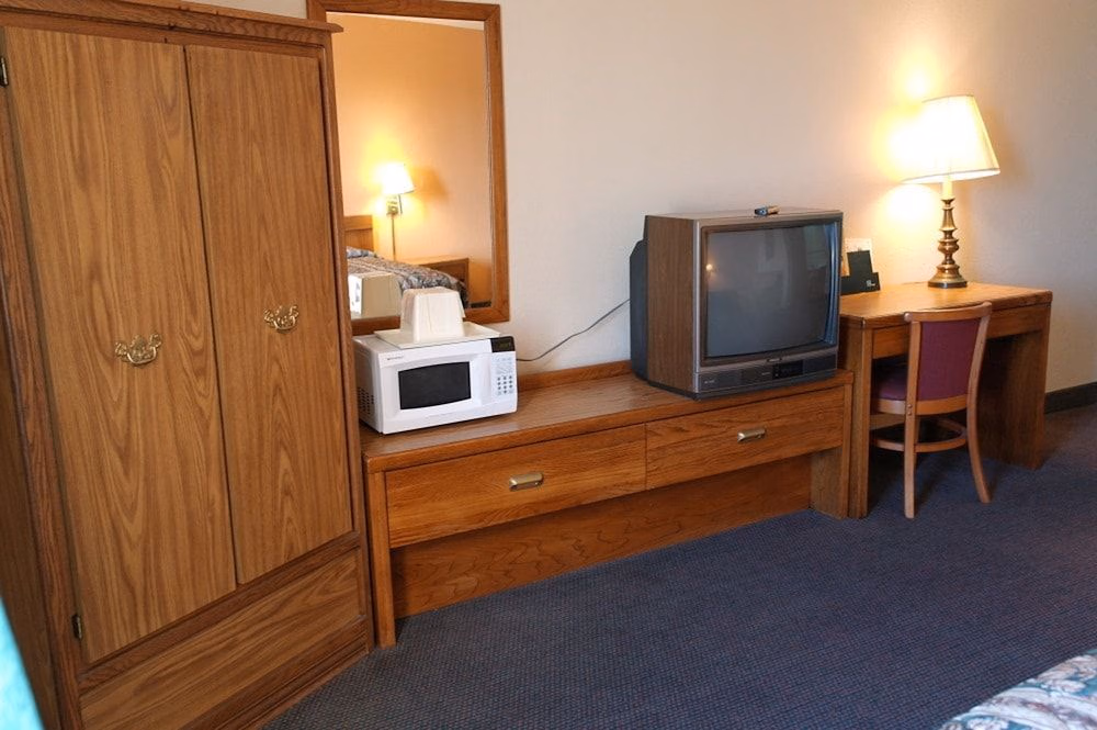 State Line Inn3