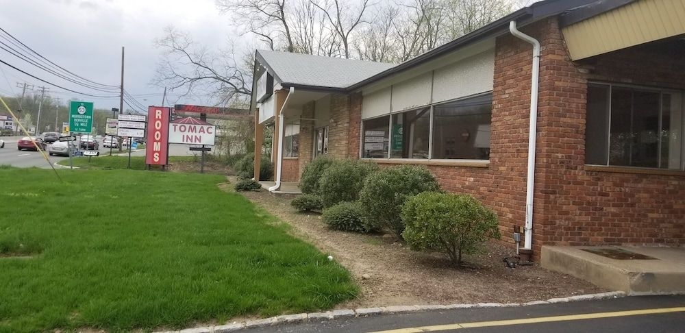 Tomac Motor Inn1