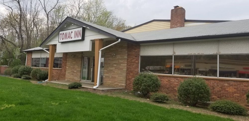 Tomac Motor Inn3