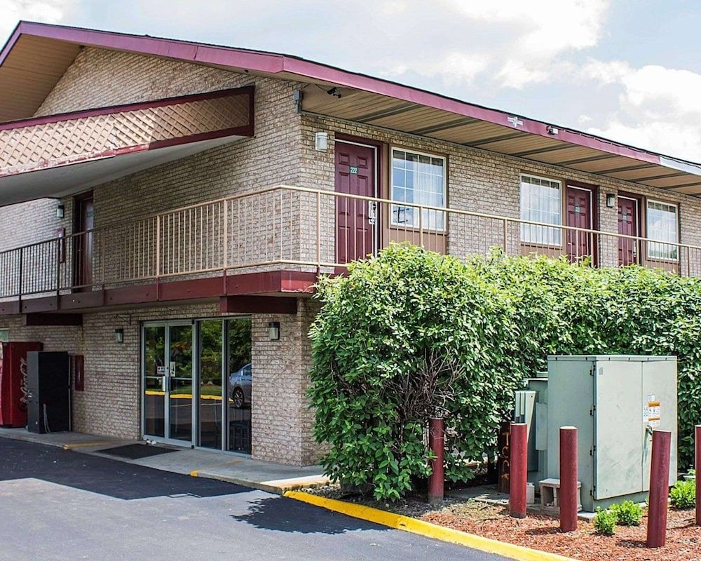 Econo Lodge Columbus1