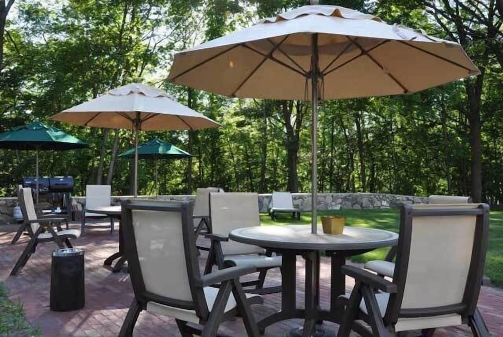 Crescent Suites Hotel1