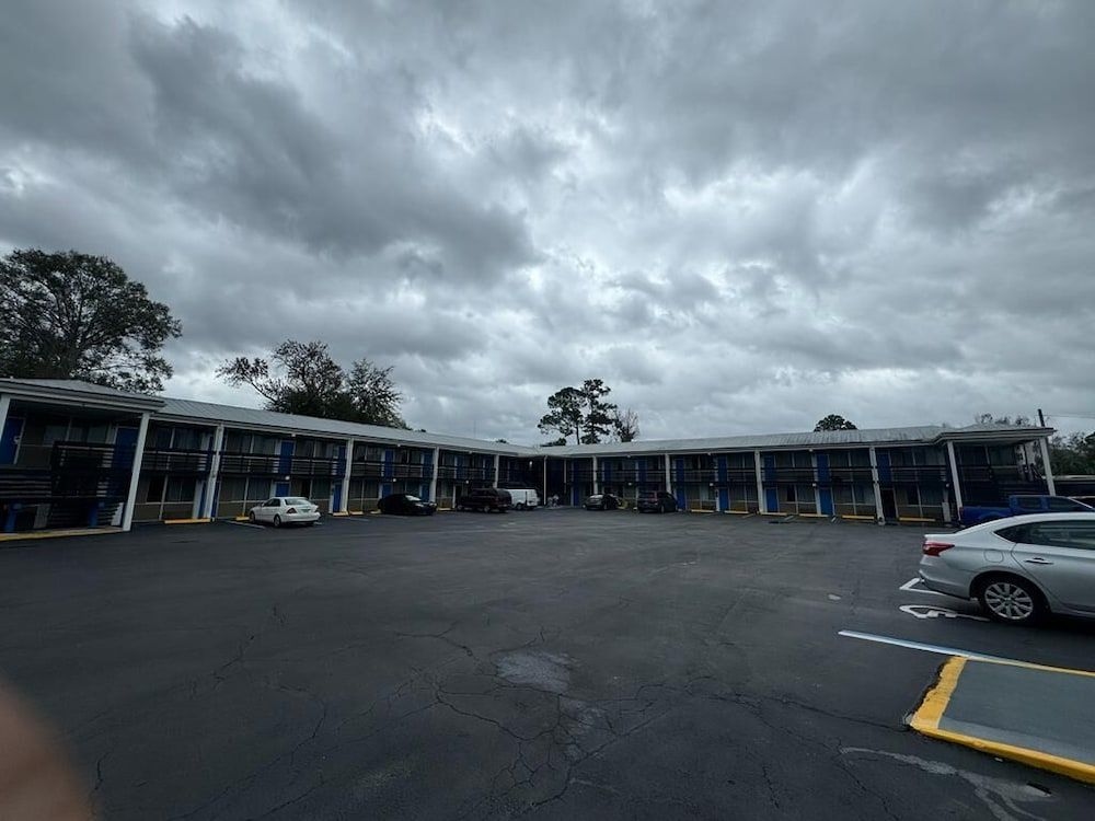 Gator Lodge4