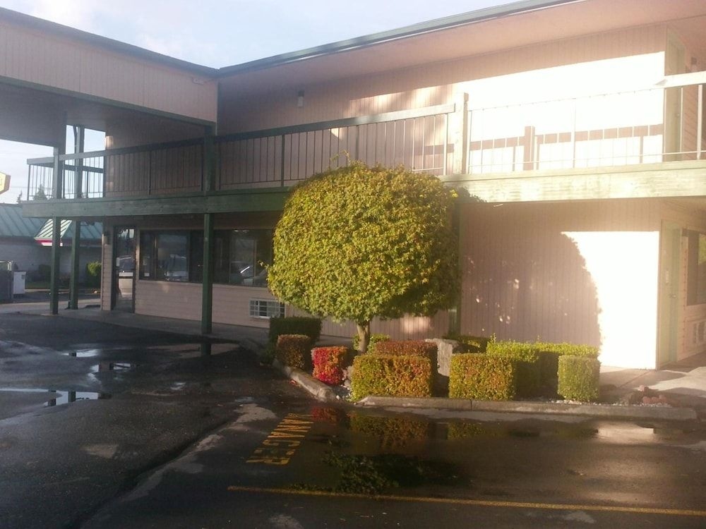Sunrise Inn0