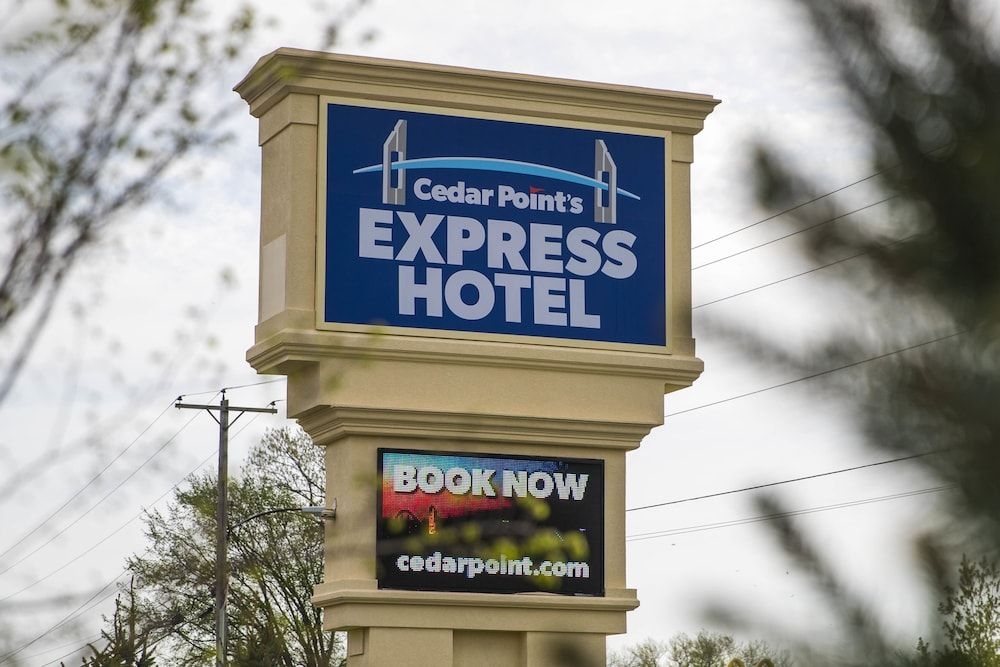 Cedar Points Breakers Express0