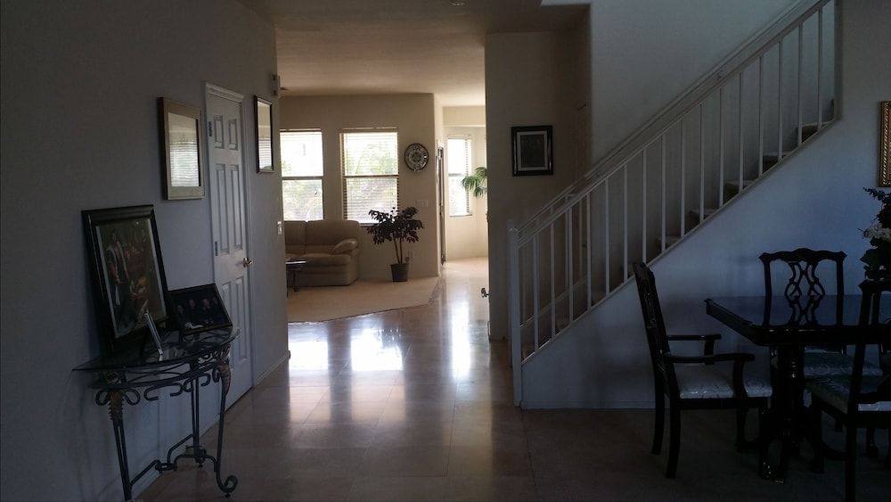 Happy Valley House2