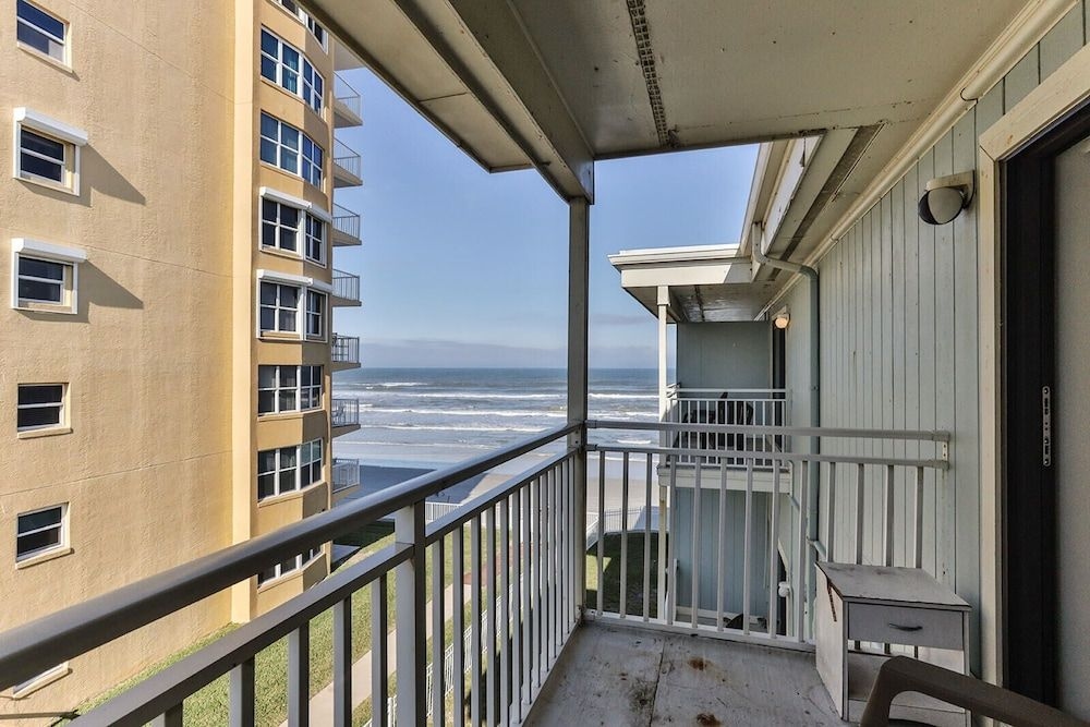 Coastal Waters Inn3