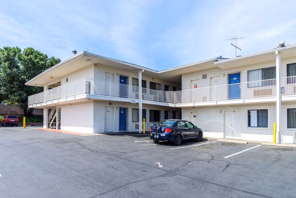 Motel 6 Redding Central4