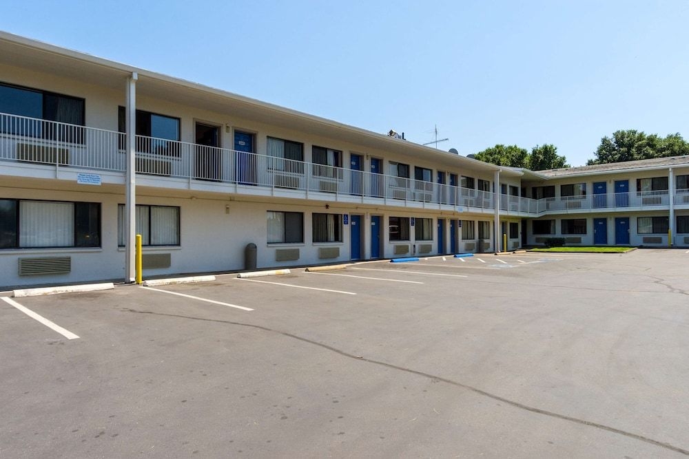 Motel 6 Redding Central1