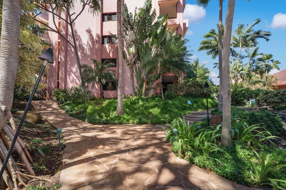 Kahana Falls Resort4