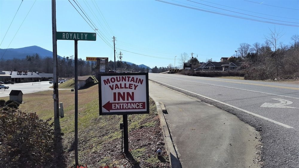 Mountain Valley Inn Dillard1