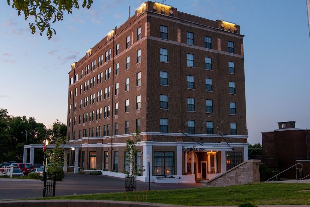 Landmark Inn3