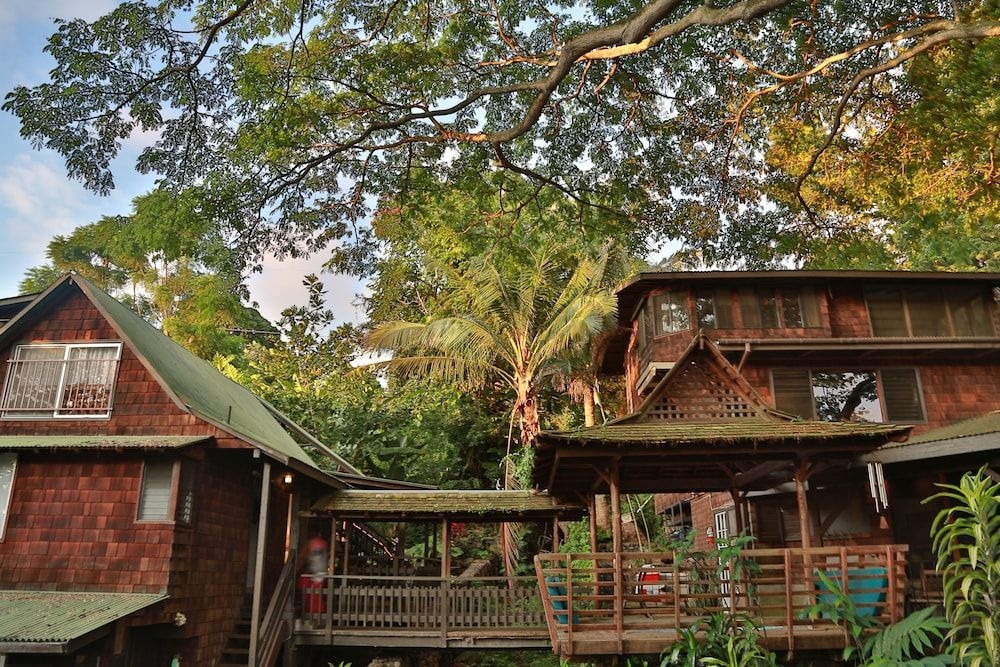 Hale Maluhia Country Inn Kona3