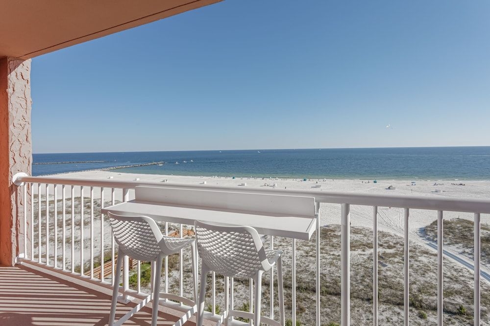 PERDIDO BEACH RESORT0