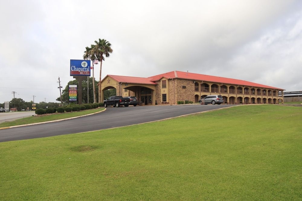 CHAPARRAL MOTEL1