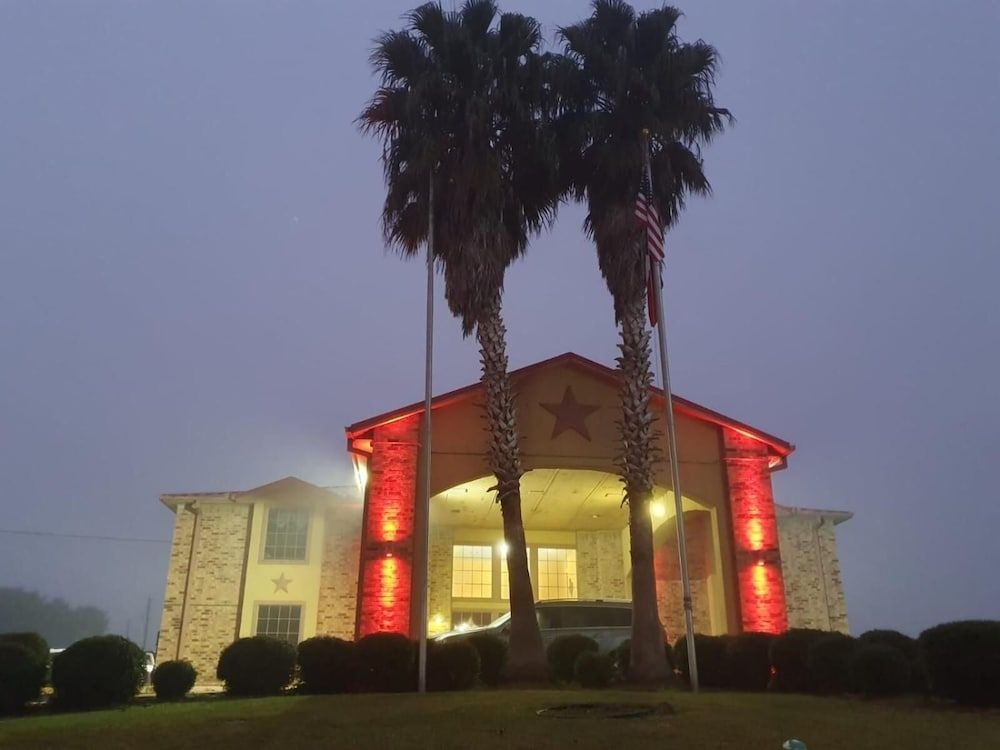 CHAPARRAL MOTEL0