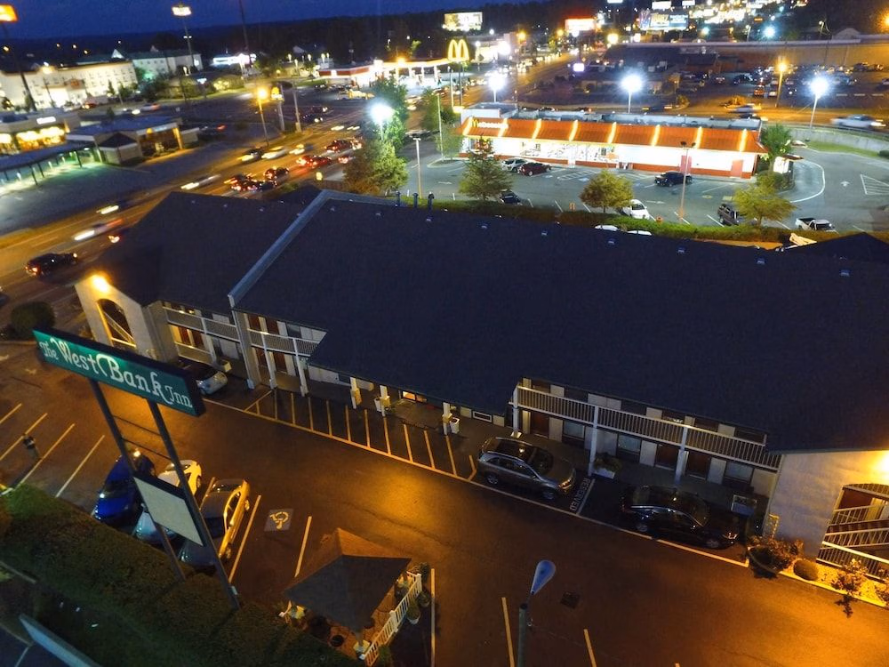 WEST BANK INN1