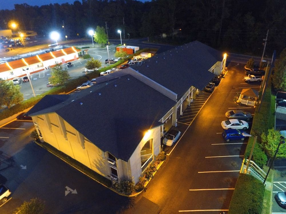 WEST BANK INN2