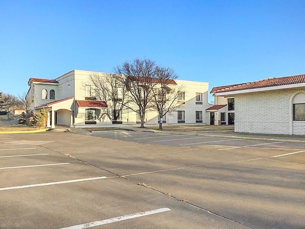Motel 6 Pratt, KS3