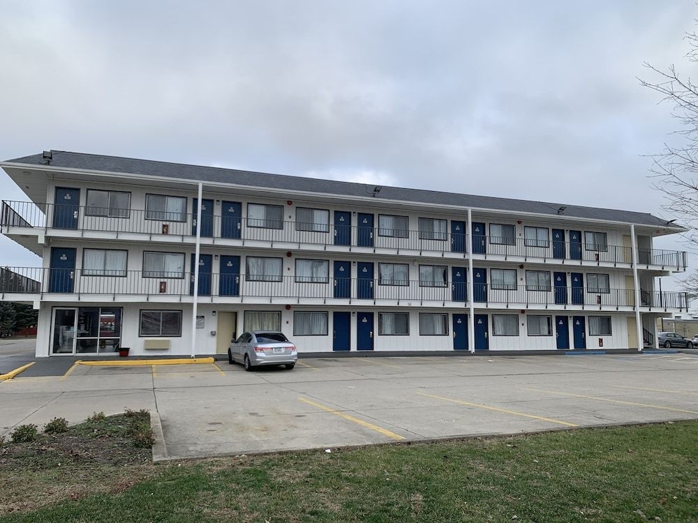AMERICAS BEST VALUE INN0