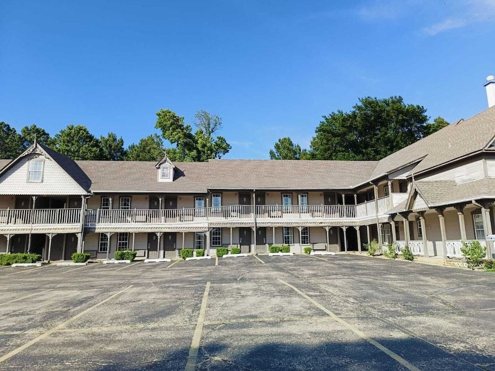 Victorian Inn2
