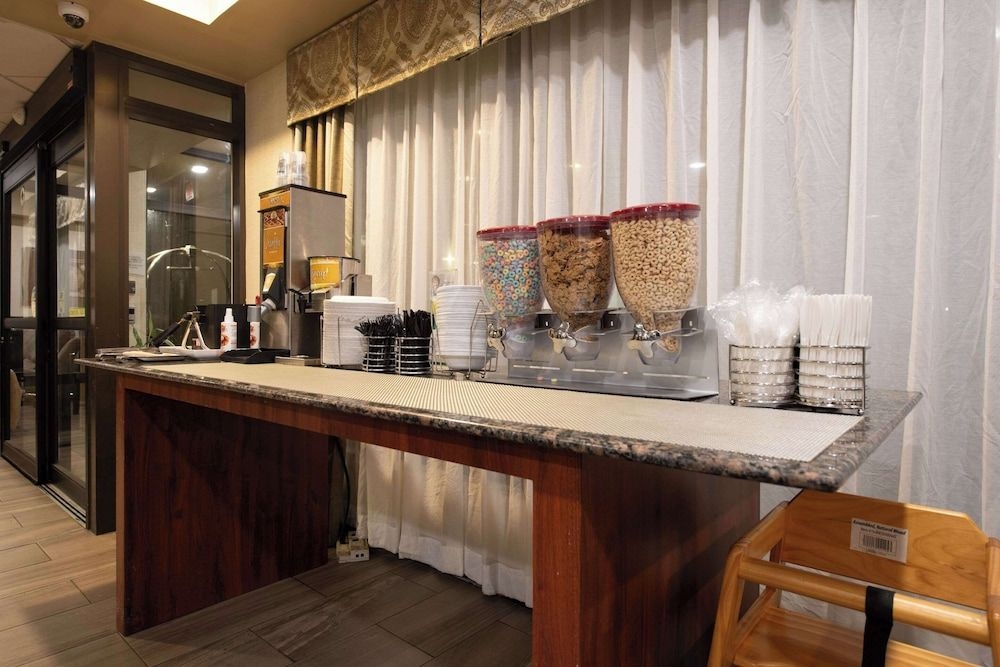 Quality Inn Monroe2