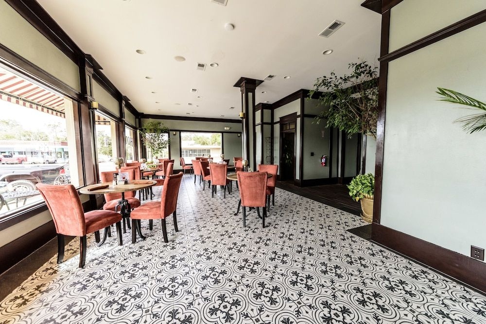 Hotel Defuniak2