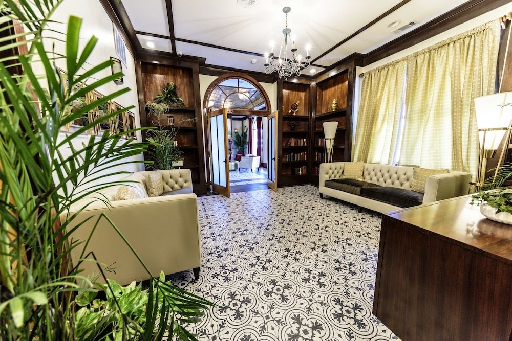 Hotel Defuniak1