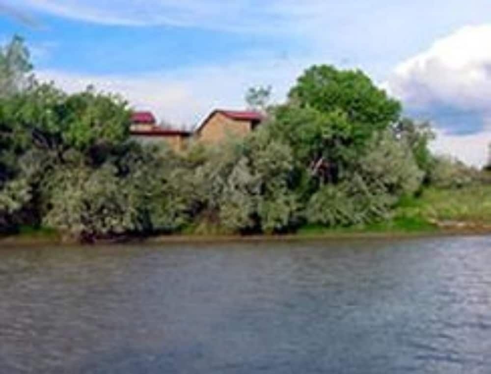 Silver River Adobe Inn1