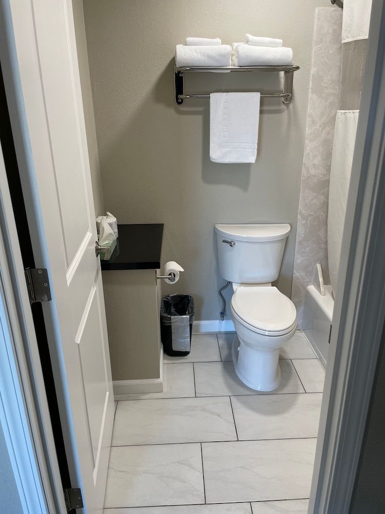 Royal Inn Eugene2