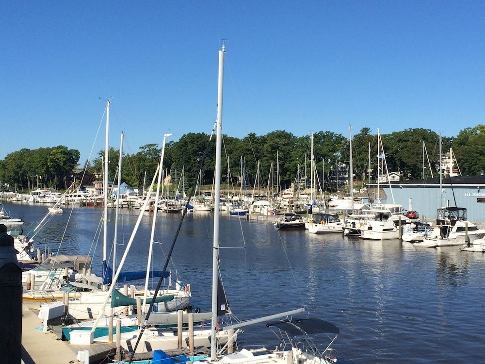 Old Harbor Inn4