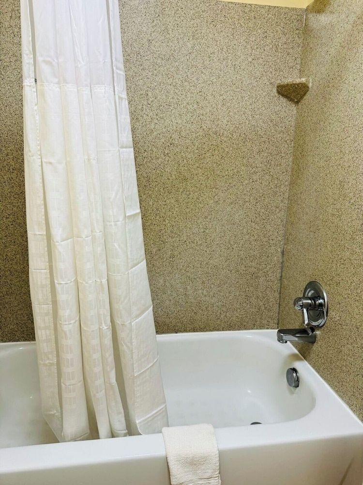 Executive Inn and Suites2