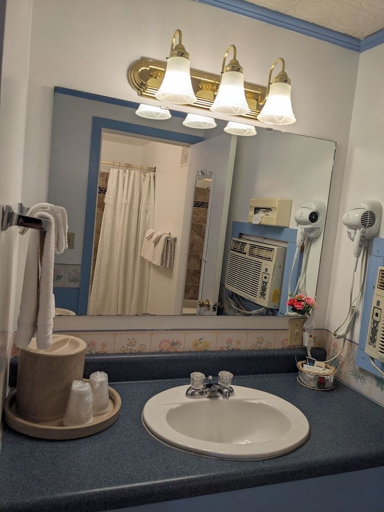 Bennington Motor Inn1