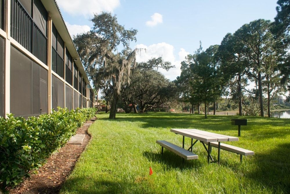 GRAND LAKE RESORT3