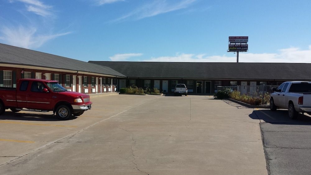Green Country Inn2
