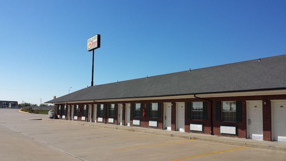 Green Country Inn0