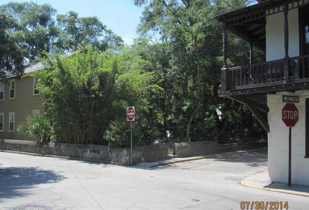 St Francis Inn0