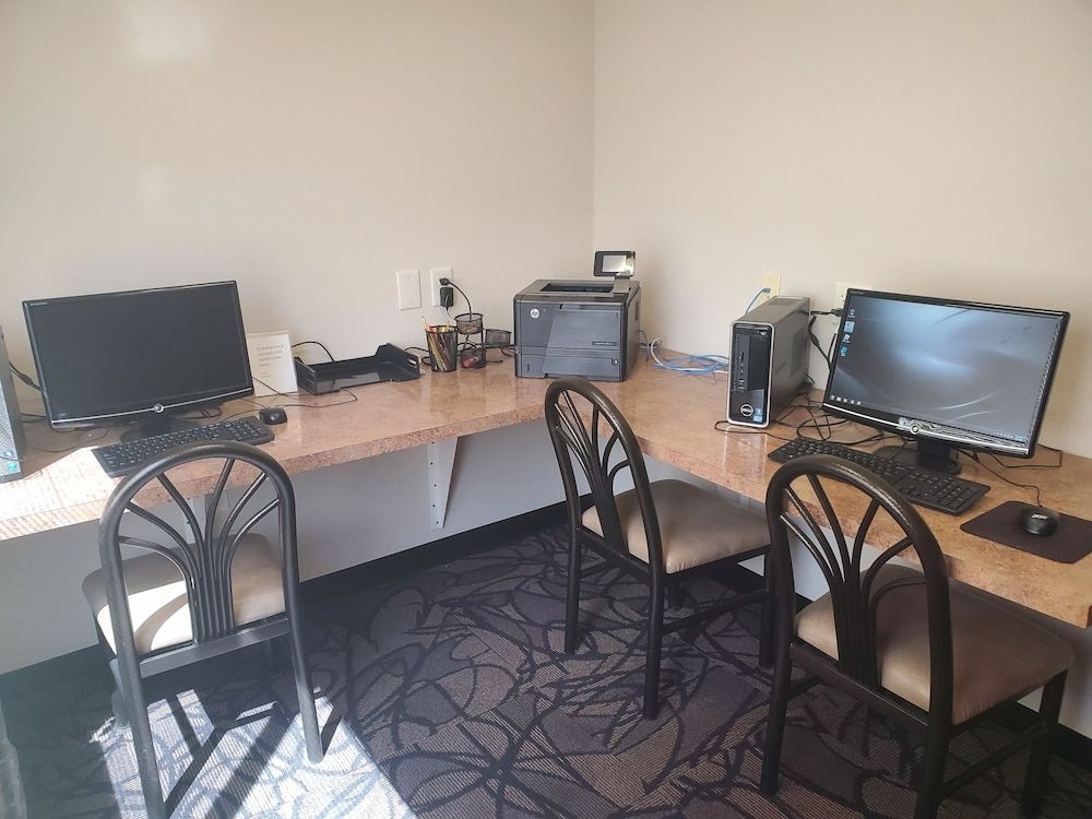 Expressway Suites2