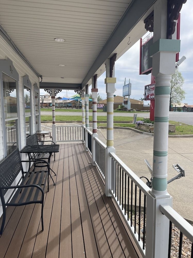 Branson Victorian Inn2